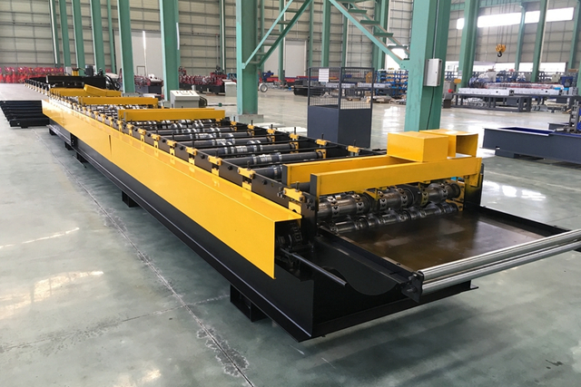 YX55-323-970 Metal Floor Decking Sheet Machine