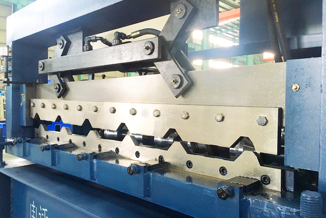 YX28.5-205-1025 Trapezoidal Sheet Roll Forming Machine